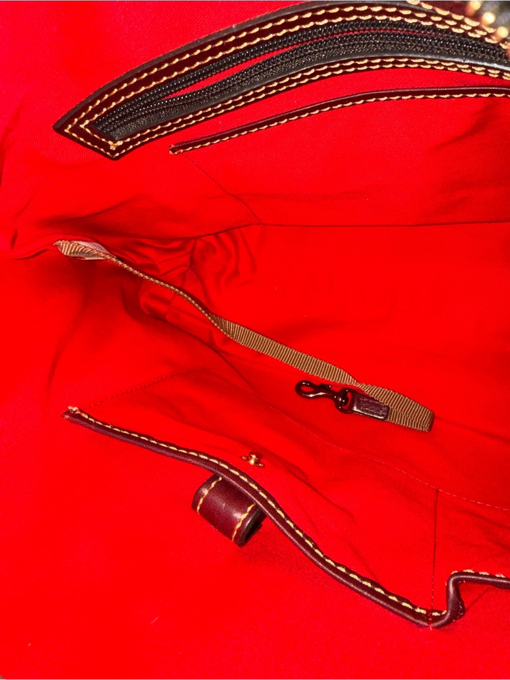 Dooney & Bourke Kingston Shoulder bag in Bordeaux Florentine leather - Picture 10 of 15